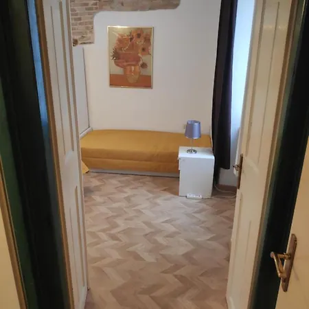 Poluotok アパート *