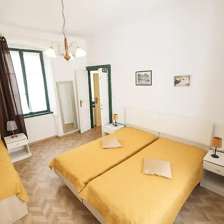 Poluotok Apartment *
